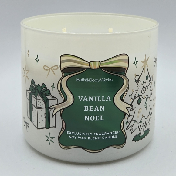 Bath and Body Works Vanilla Bean Noel 3 wick Candle - Picture 2 of 5